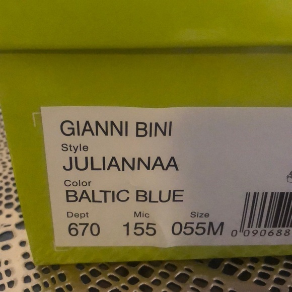 Gianni Bini High Heel Shoes, size 5.5 - Picture 7 of 8